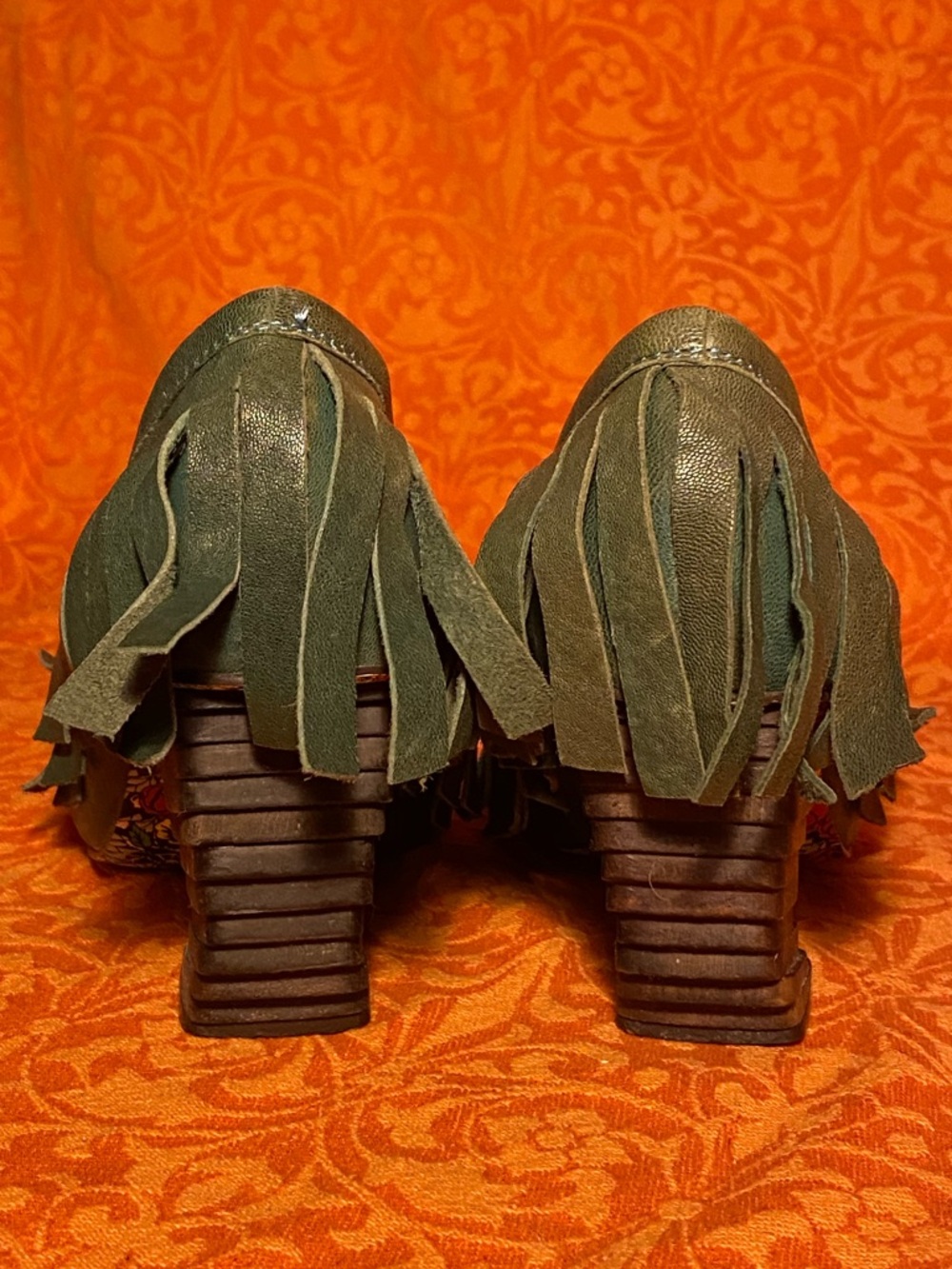 VTG Irregular Choice green leather sandals,thong toe,fringe trim,unique heels,7 - Picture 5 of 16